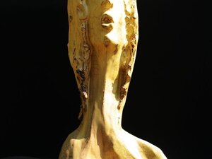 Ceramica e smalti in tre cotture. Anno 2009. cm. 18x28x24