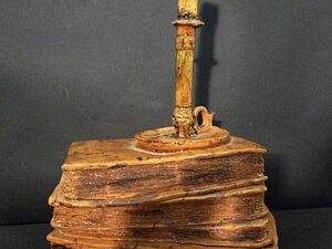 Ceramica ossidi e smalti in diverse cotture. Anno 2010. cm.28x48x22