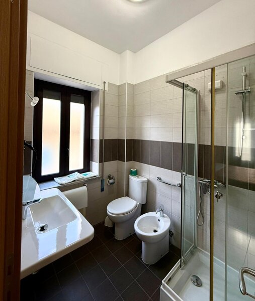 bagno_finestra.jpeg