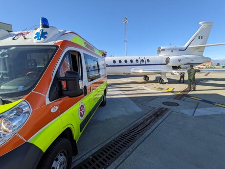 volo umanitario aziendazero arfeonautica militare (4).jpeg