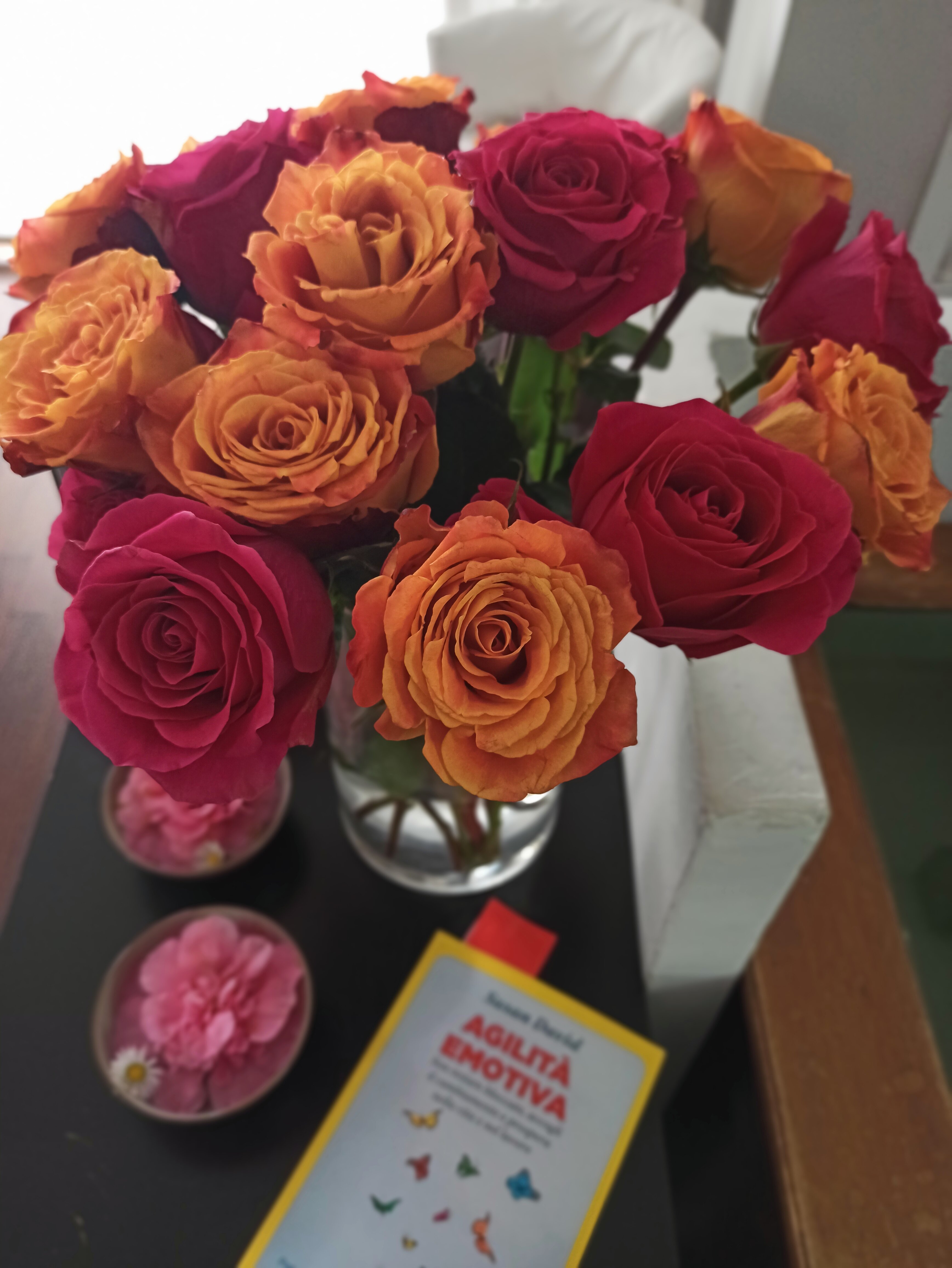 IMBOTTIGLIATRICI DI EMOZIONI IMBOTTIGLIATRICI DI EMOZIONI