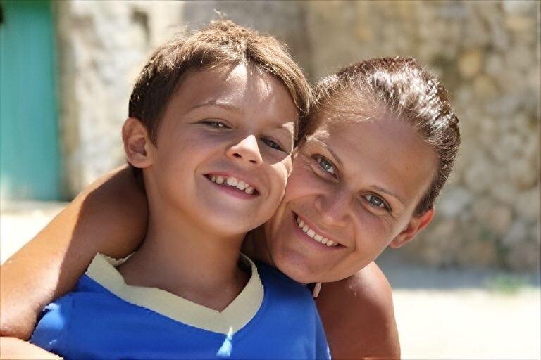 COME PASSARE DAL VEDERE TUO FIGLIO IN CRISI QUANDO LO ACCOMPAGNI A PIANOFORTE O ALL'ALLENAMENTO, A SALUTARLO CON GIOIA VEDENDOLO SICURO E SERENO