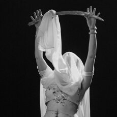 danza con la spada, danza orientale, bellydance