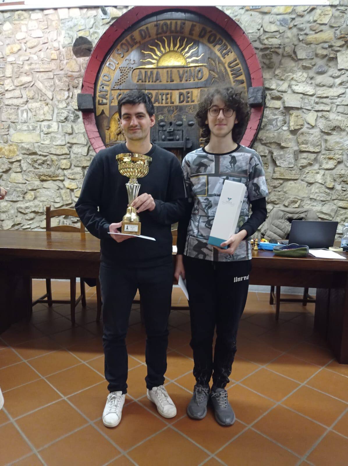 IL CIRCOLO SCACCHI GHEDI: DUE SOGNI REALIZZATI* IL CIRCOLO SCACCHI GHEDI: DUE SOGNI REALIZZATI*