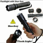 stun-gun-dissuasore-elettrico-torcia-da-una-scarica-elettrica-da-1000000-di-volt-a-bassa-intensita