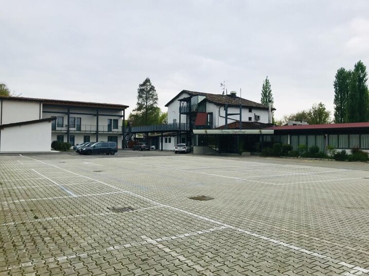 taverna napoleone.jpeg