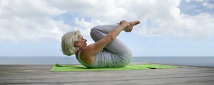 anziani-yoga.jpeg