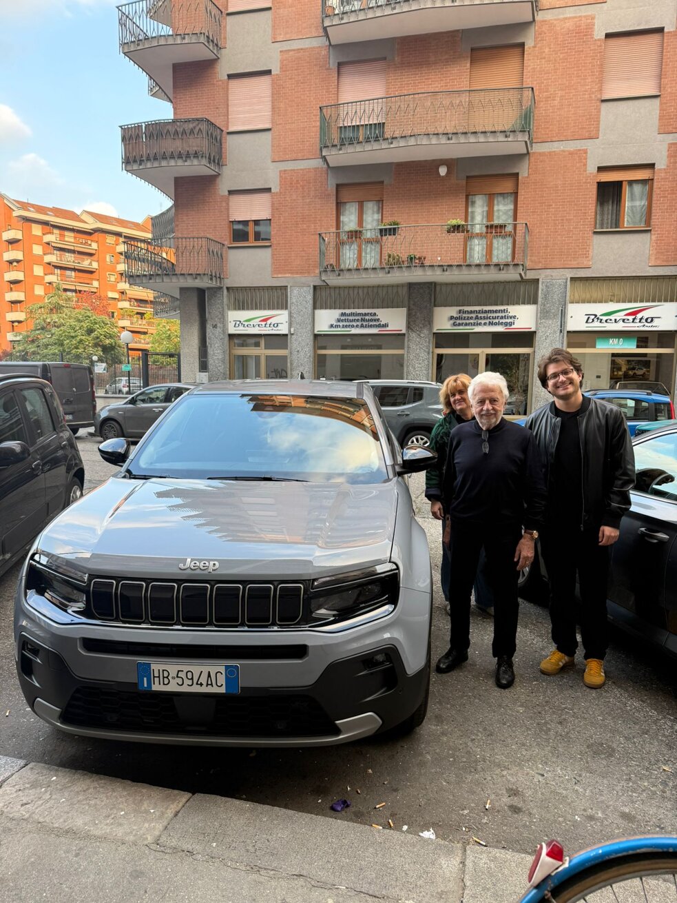 jeep avenger 1.2 hybrid.jpeg