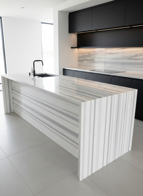 Piano cucina a isola in pietra naturale , striato olimpico, con venature continue di design moderno Piano cucina a isola in pietra naturale , striato olimpico, con venature continue di design moderno