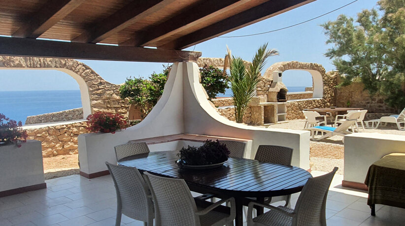 Casa Grecale patio e giardino