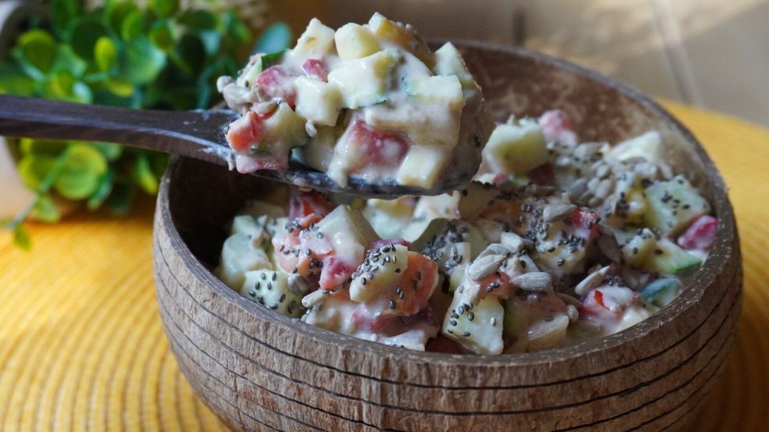 insalata nel cocco 250 .jpeg insalata nel cocco 250 .jpeg