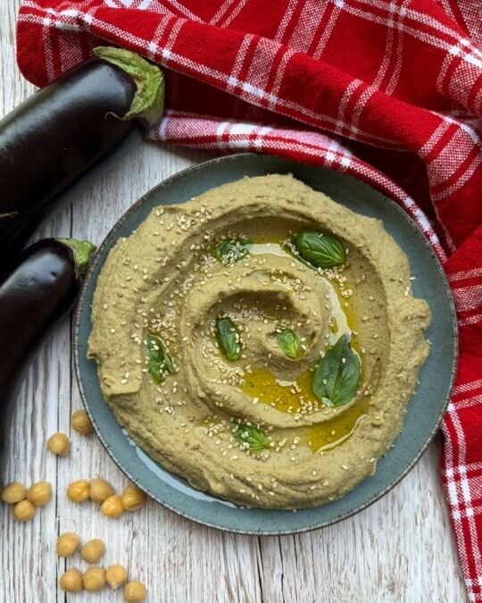 HUMMUS CON MELANZANE