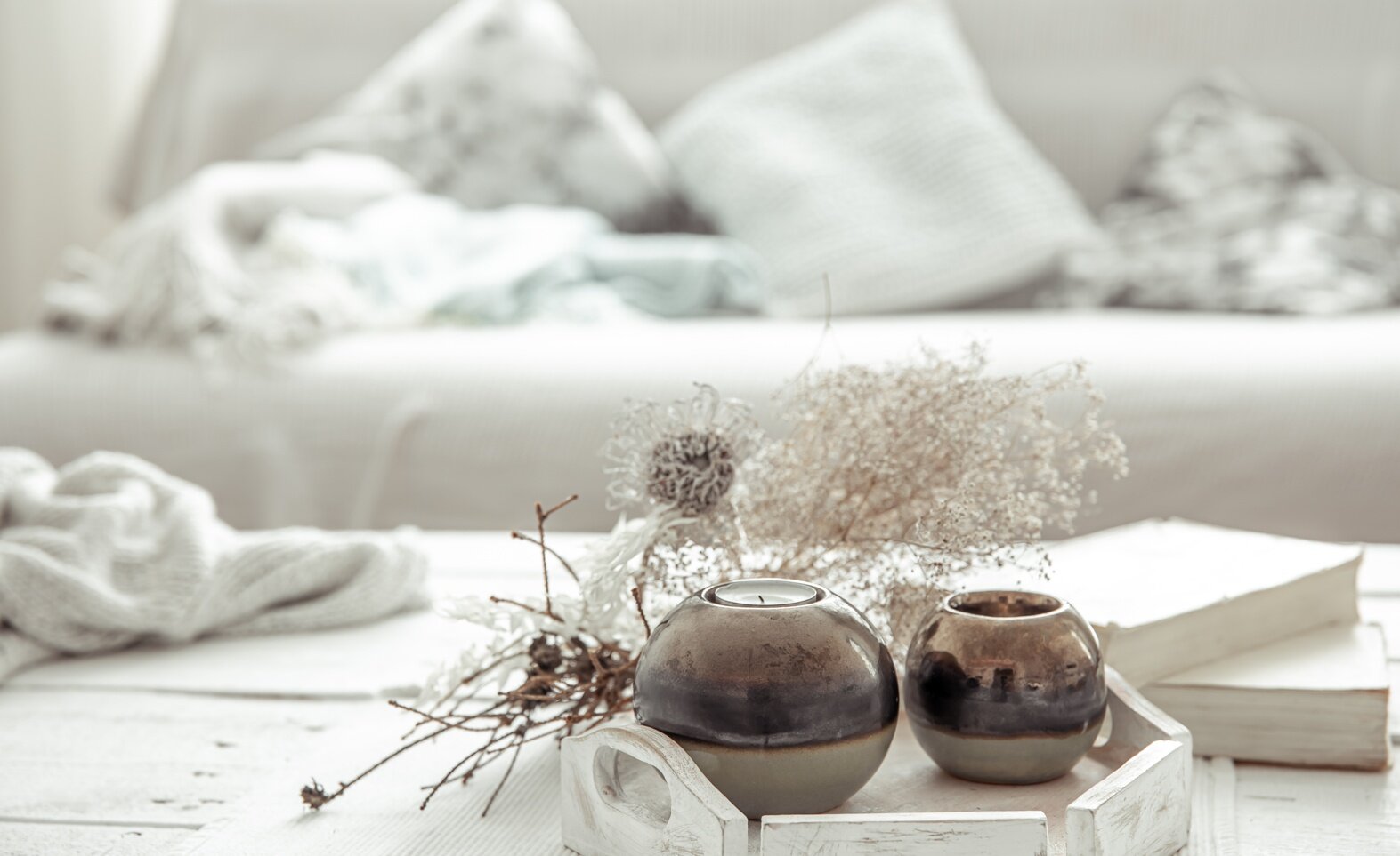 details-decor-table-living-room-hygge-style.jpeg details-decor-table-living-room-hygge-style.jpeg