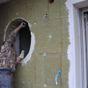 Posa in opera di cappotto in lana di roccia, traspirante ed efficace contro il caldo