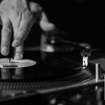 Dj Oldschool Gianpiero Fatica Italian Dj Gianpiero Fatica Dj mobile for weddings, luxury, events, corporate, fashion