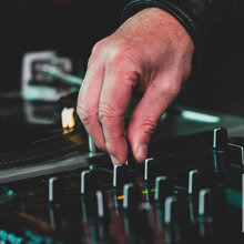 At mixer Dj Gianpiero Fatica, best wedding dj. Music Party for events, UNHWI, fashion style, receptions in Italy.