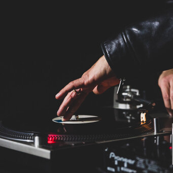 Wedding dj reviews Wedding dj reviews Dj Gianpiero Fatica best wedding dj in Italy