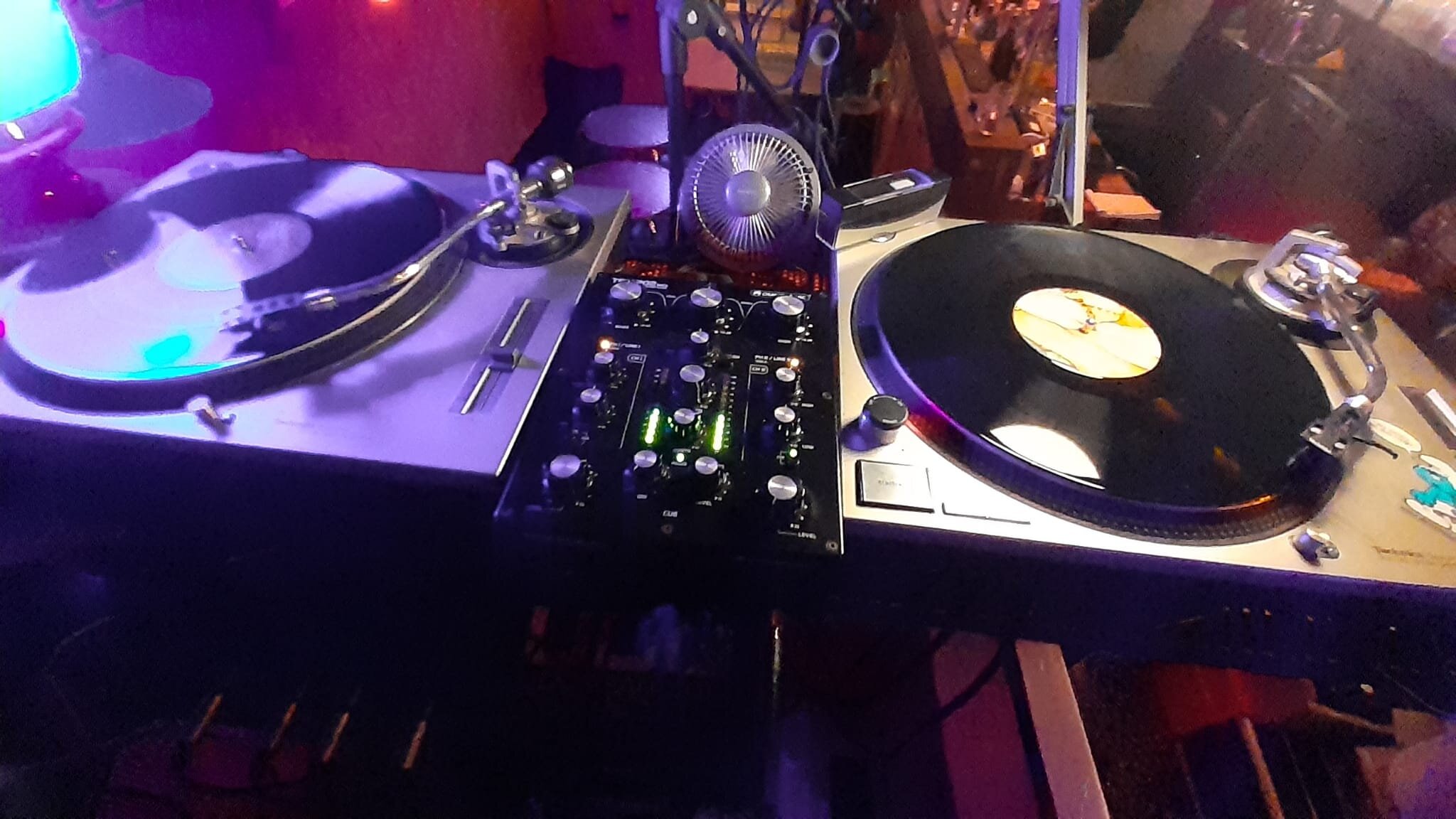 Open Decks, il ritorno della selezione: quando la notte rimette la musica al centro