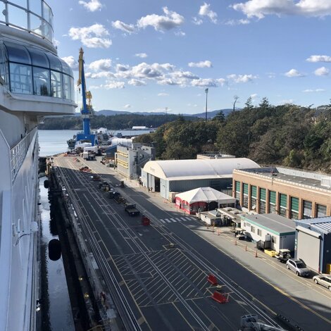 eyJlbiI6IjxpbWcgc3JjPSJ9