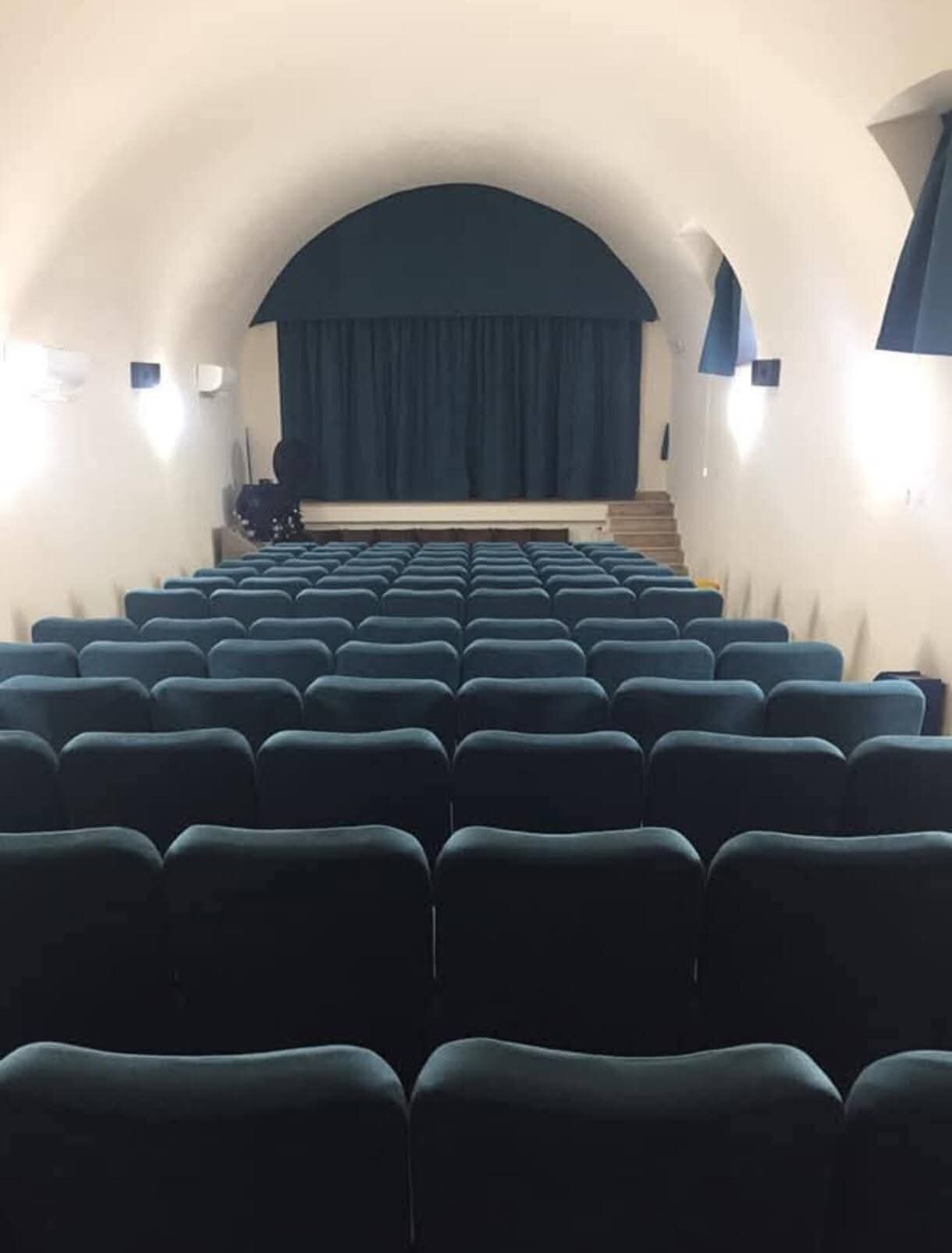 Buen Camino al Cine-Teatro: Castelluccio dei Sauri inaugura il 2026