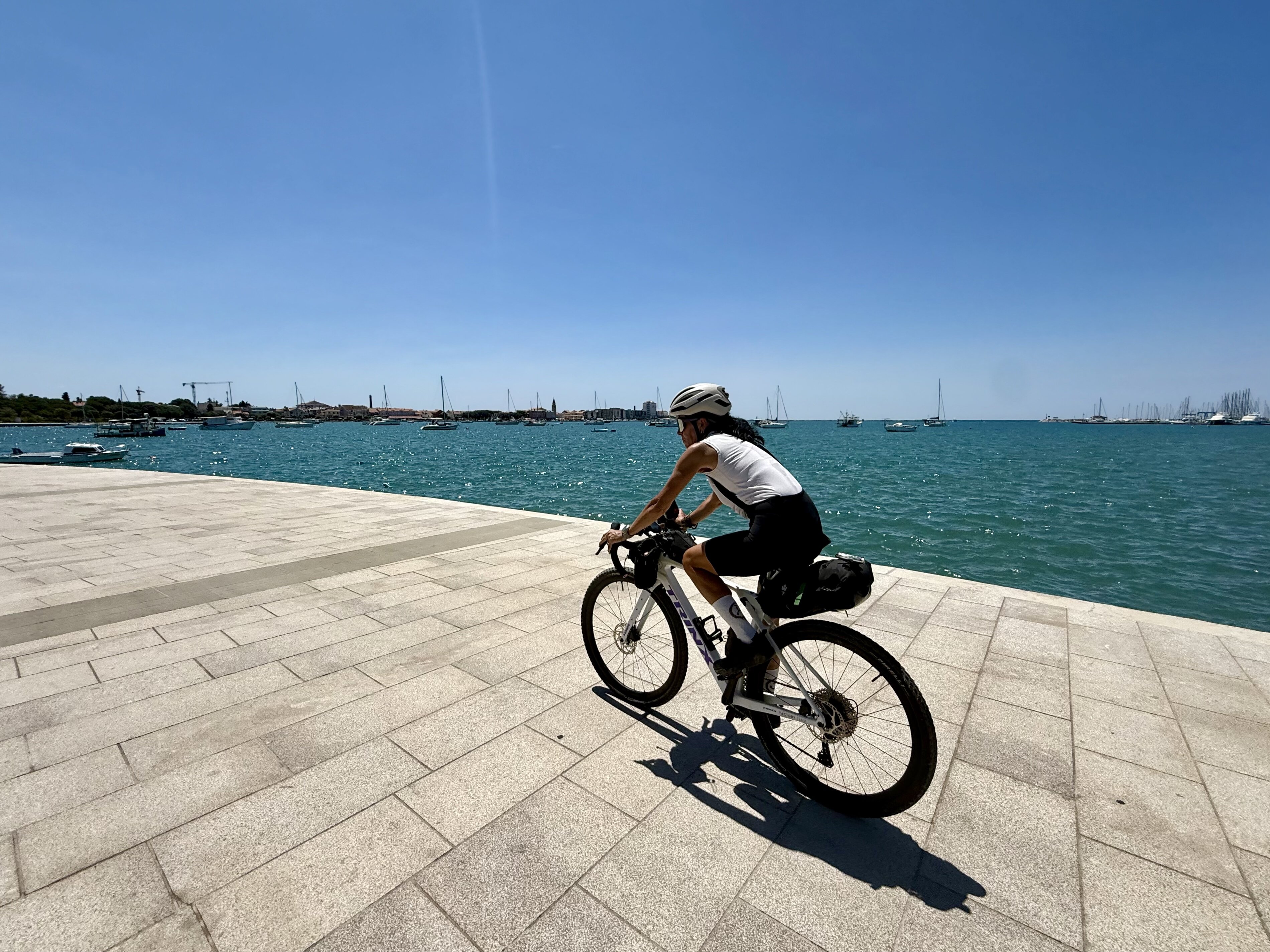 240 KM, TRE NAZIONI, UN SOLO SGUARDO