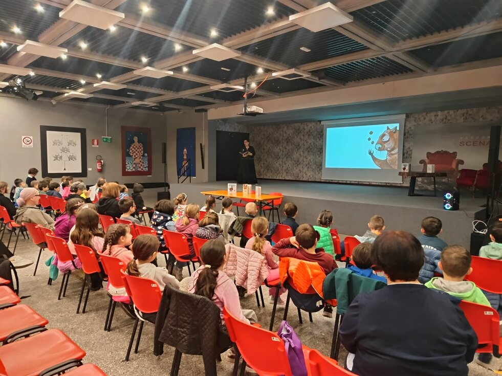 eyJlbiI6ImhhaWRlci1idWNhci1zaG93LTAyIn0=