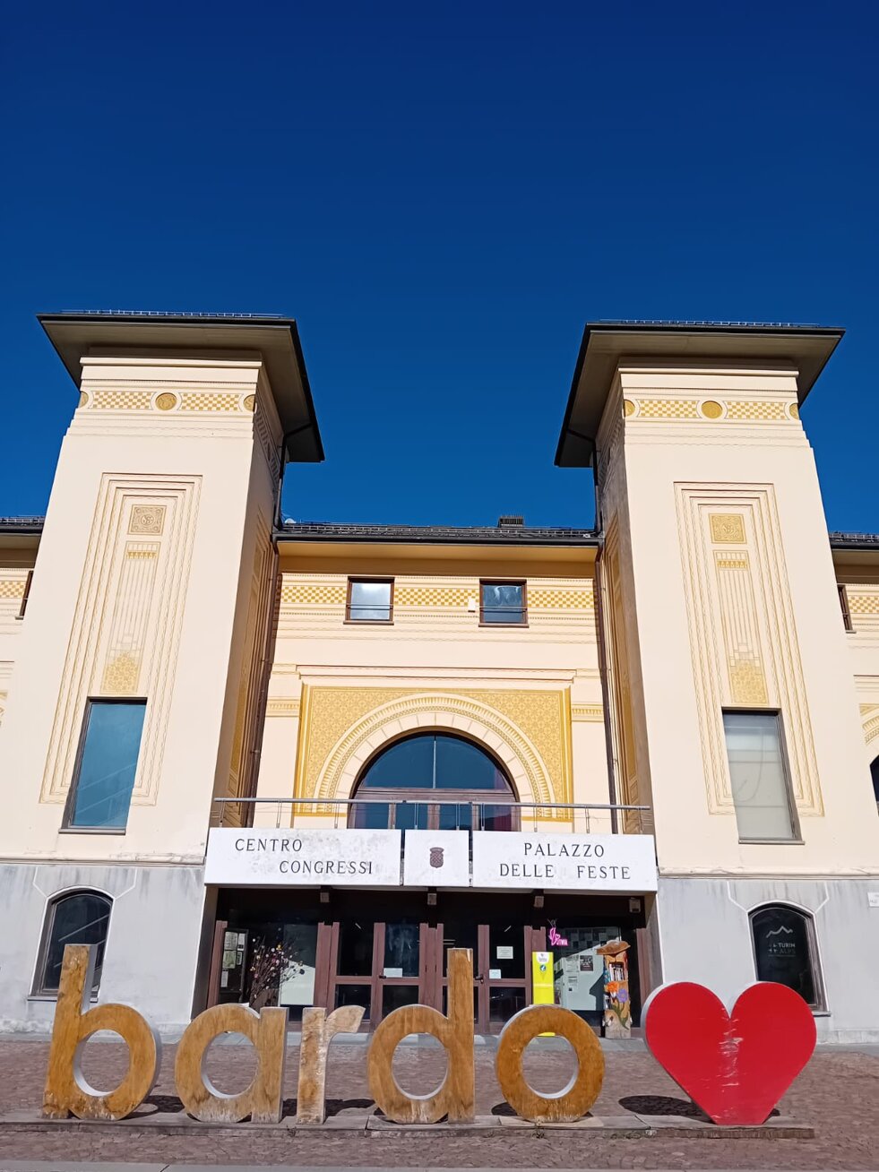 eyJlbiI6ImhhaWRlci1idWNhci1zaG93LTAzIn0=