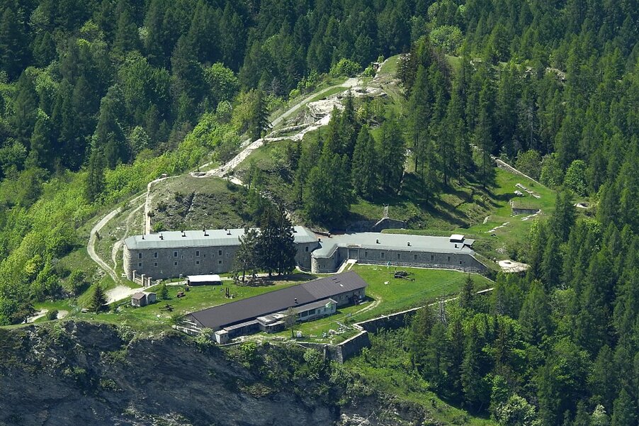 1079px-forte-bramafan.jpeg