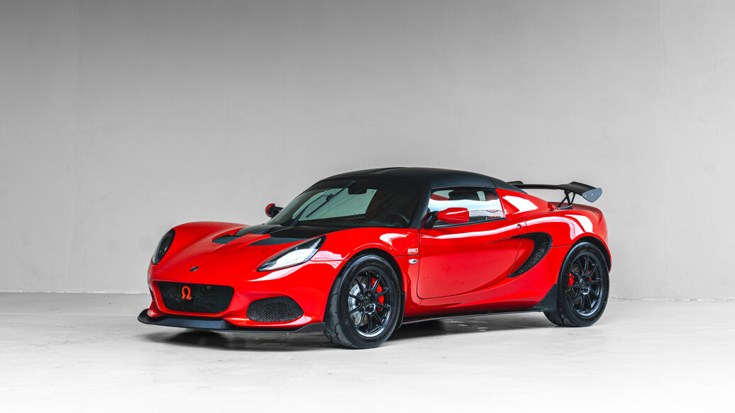 Lotus Elise.jpeg Lotus Elise.jpeg