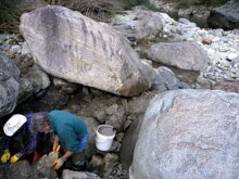 Torrente Segnara Si scava tra blocchi ciclopici, 2012, Foto S. Bianco