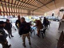 Iscrizioni sotto al tendone