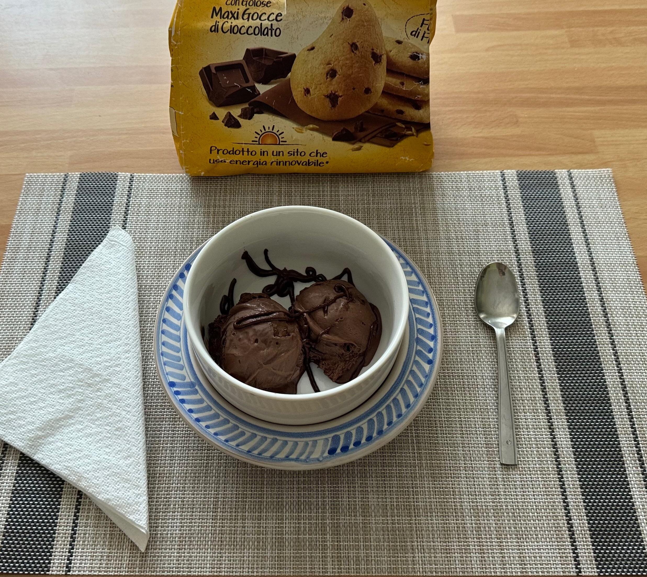 IL RICETTARIO - GELATI DI CREMA - CIOCCOLATO IL RICETTARIO - GELATI DI CREMA - CIOCCOLATO