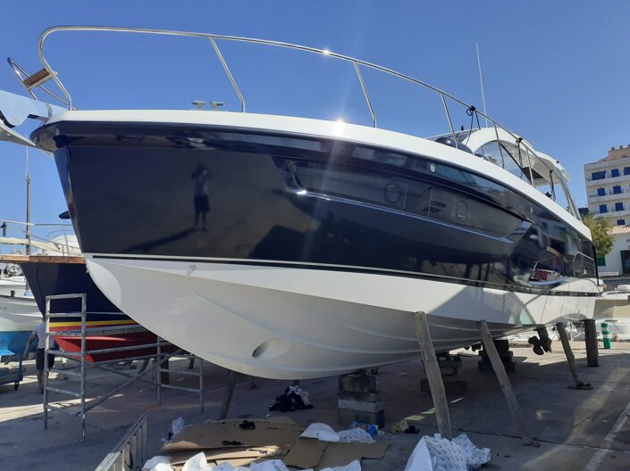 Boat Yacht Wrapping