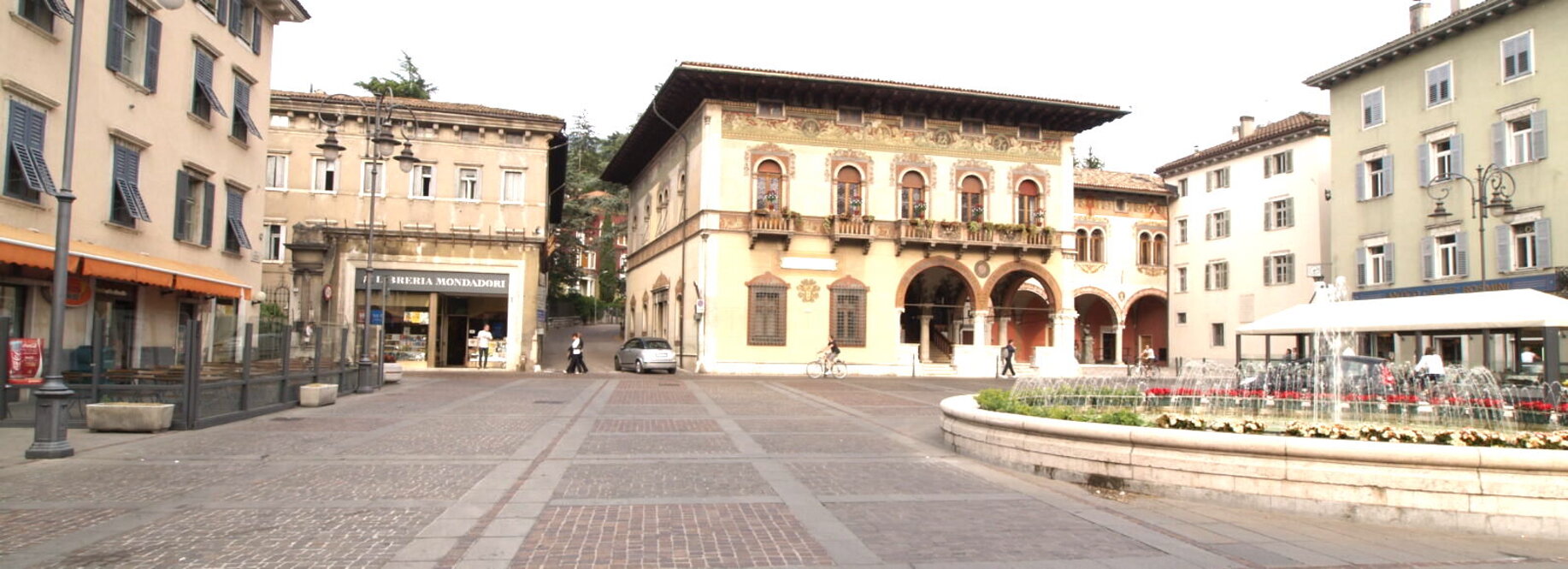 piazza-rosmini-rovereto-1-1600x580.jpeg