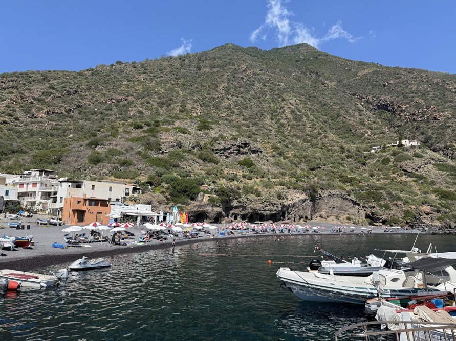 14997_825a7e9a2245c995f3c316557ff601eb0b4a4810