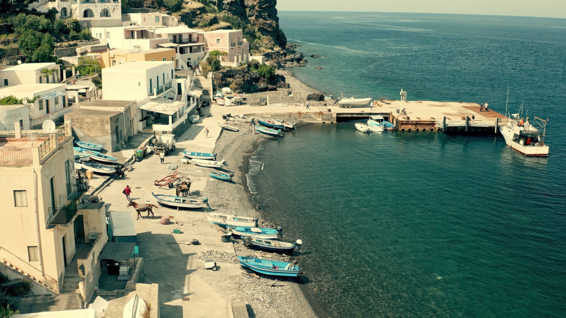 Finis Terrae: il racconto di un'isola oltre il confine Finis Terrae: il racconto di un'isola oltre il confine
