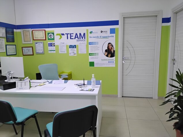 interni-vista ufficio riservato.jpeg interni-vista ufficio riservato.jpeg