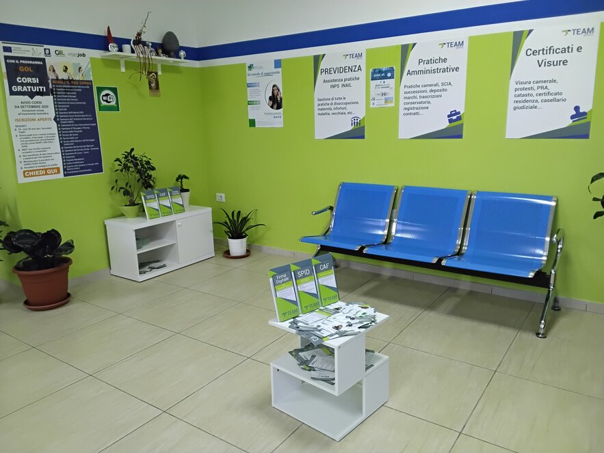 interni sala d'attesa.jpeg interni sala d'attesa.jpeg