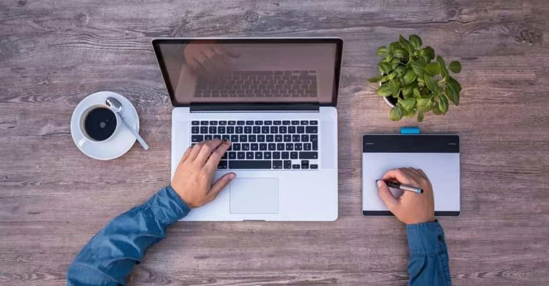 Da ufficio fisso a virtuale: l’ufficio “si fa smart” Da ufficio fisso a virtuale: l’ufficio “si fa smart”