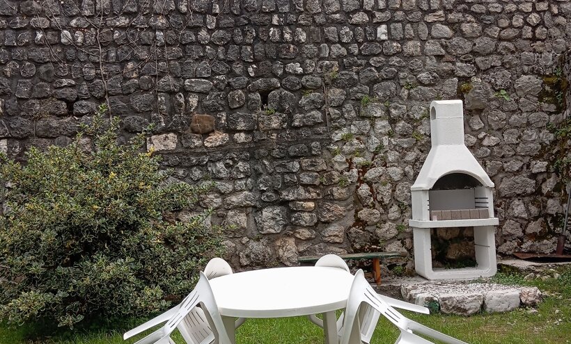 eyJlbiI6IkJhcmJlcXVlIn0=