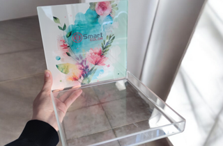 portaoggetti plexiglass personalizzato