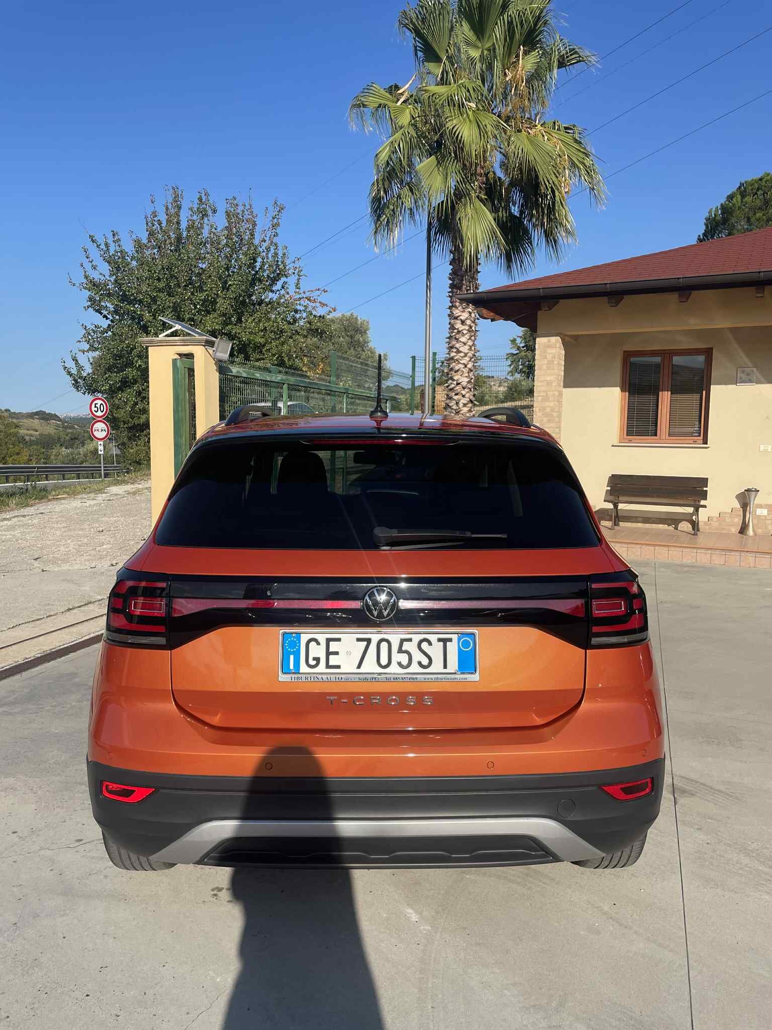 volkswagen-t-cross-1.0tsi-style-sport-110cv-euro6---2021---arancione-(6).jpeg