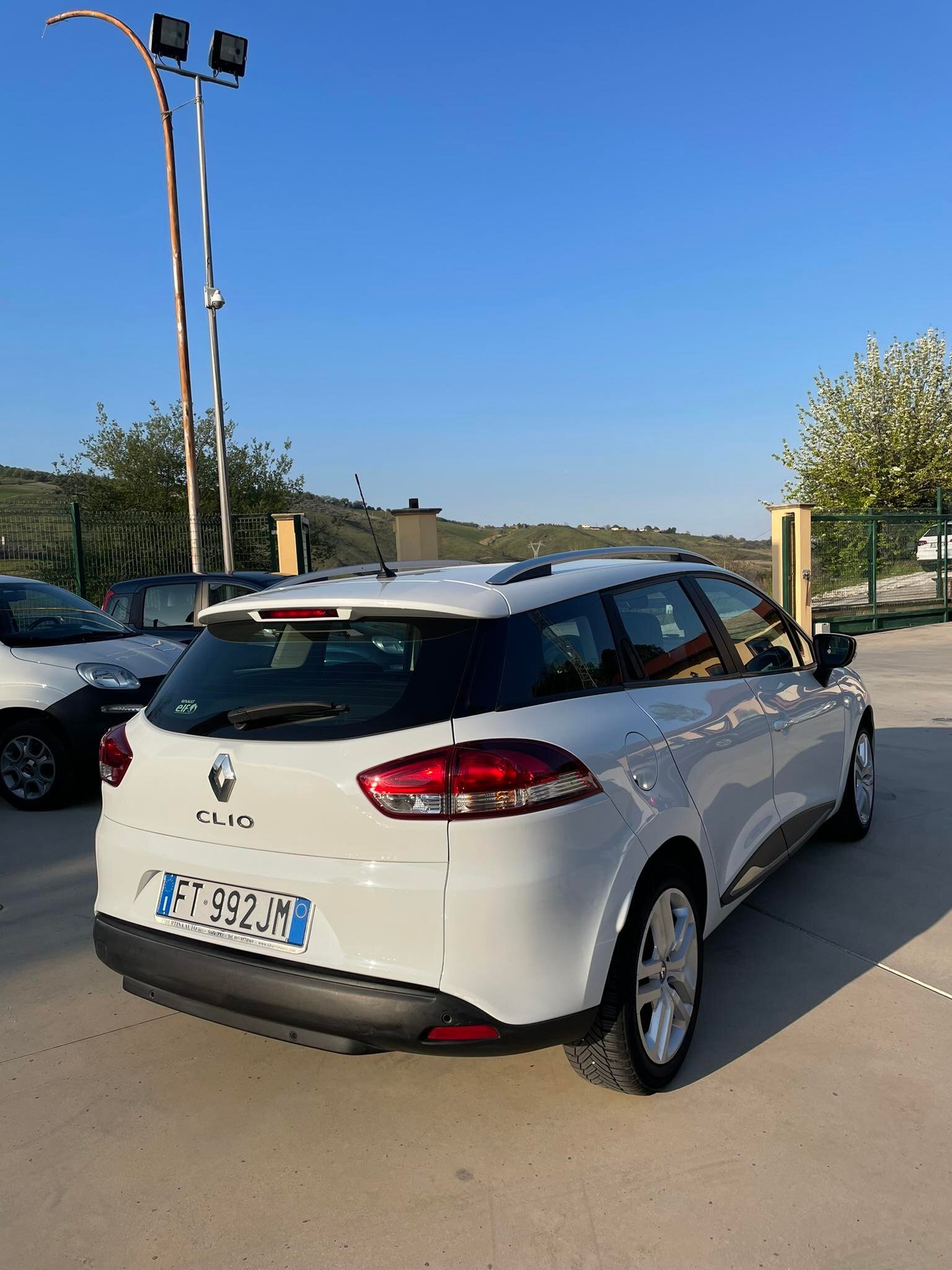 renault-clio-sw-4°-serie-1.5dci-business-75cv---euro6---2018---bianco-(5).jpeg