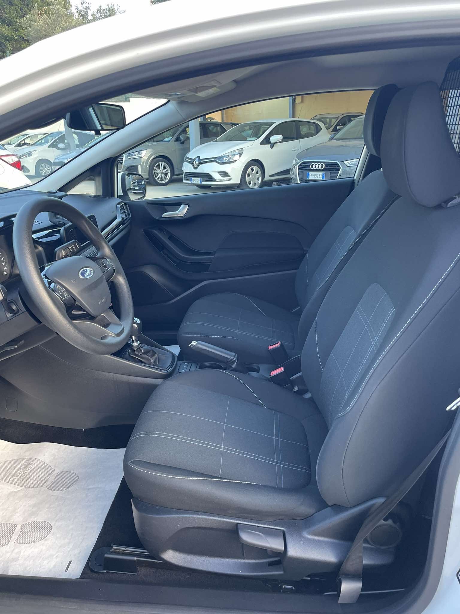 ford-fiesta-van-1.5tdci-trend-85cv-3porte-euro6b---2019---bianco---autocarro-2-posti-(7).jpeg