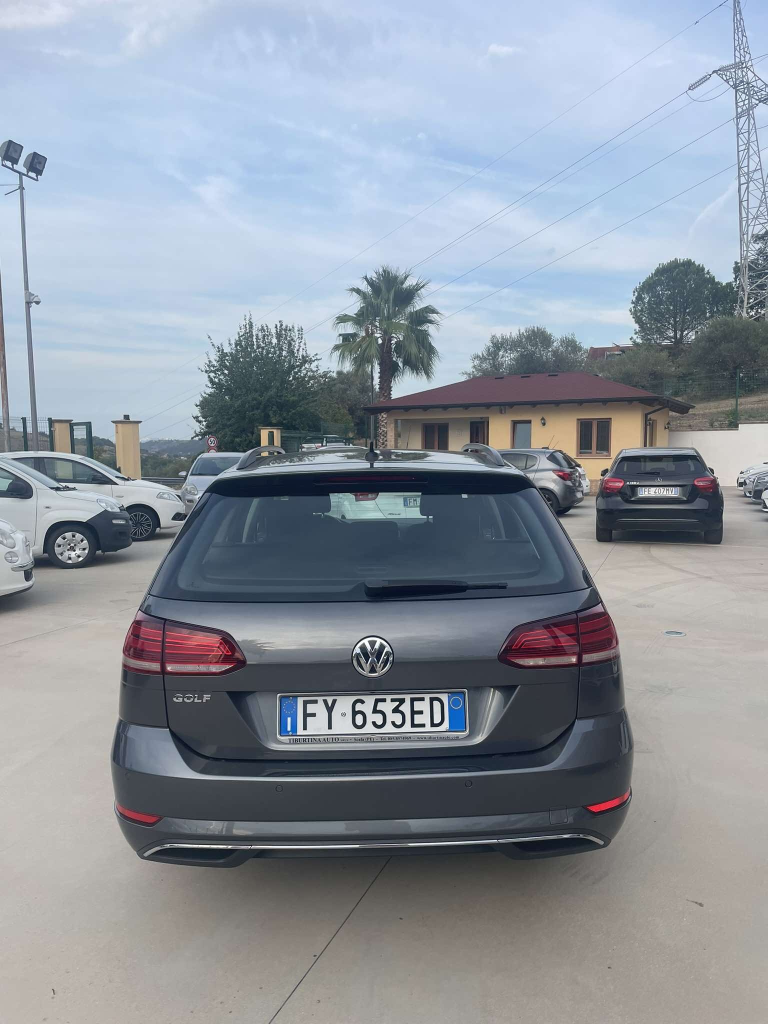 volks.-golf-sw-1.6tdi-dsg-business-115cv-euro6---2019---grigio-(3).jpeg