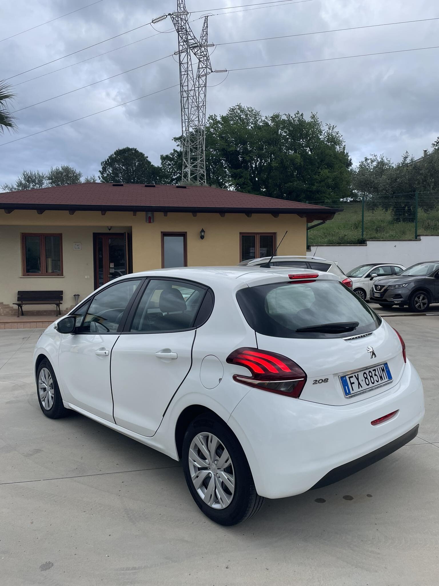 peugeot-208-1.5bluehdi-100cv-euro6---bianco---2019-(5).jpeg