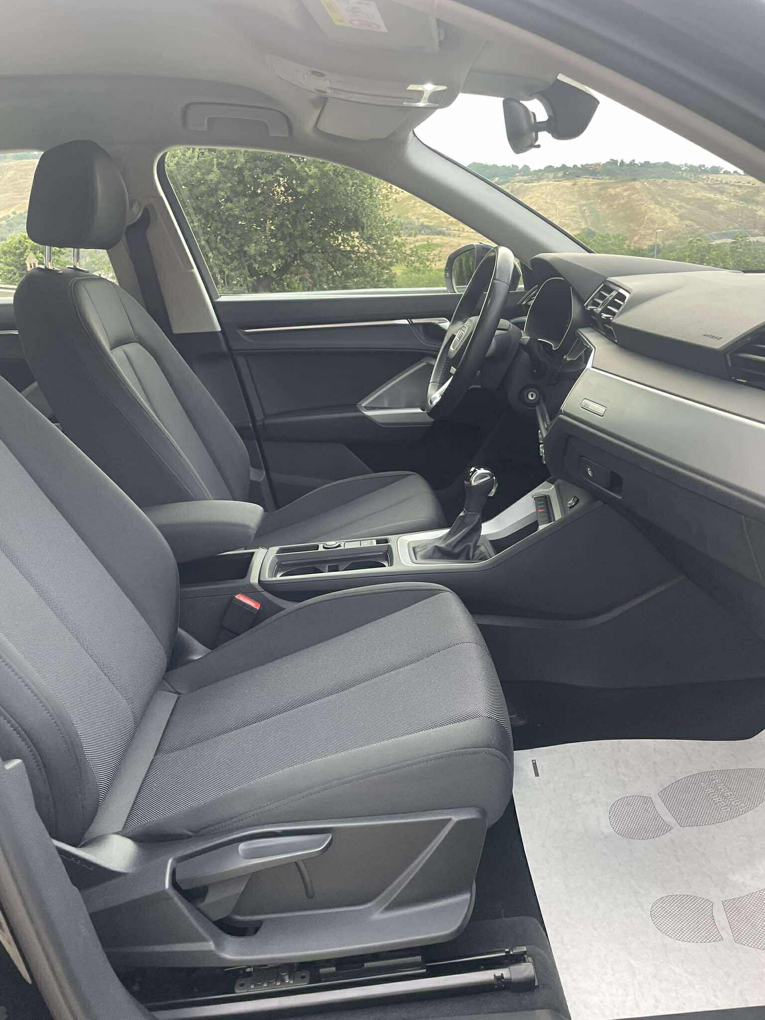 audi-q3-35-2.0tdi-s-tronic-business-sport-150cv-euro6---2020---nero-(9).jpeg