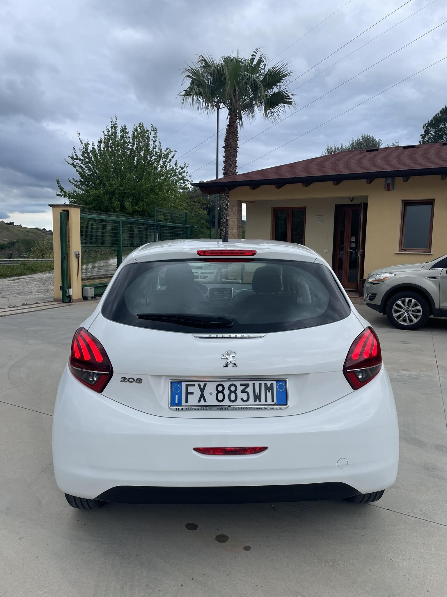 peugeot-208-1.5bluehdi-100cv-euro6---bianco---2019-(7).jpeg