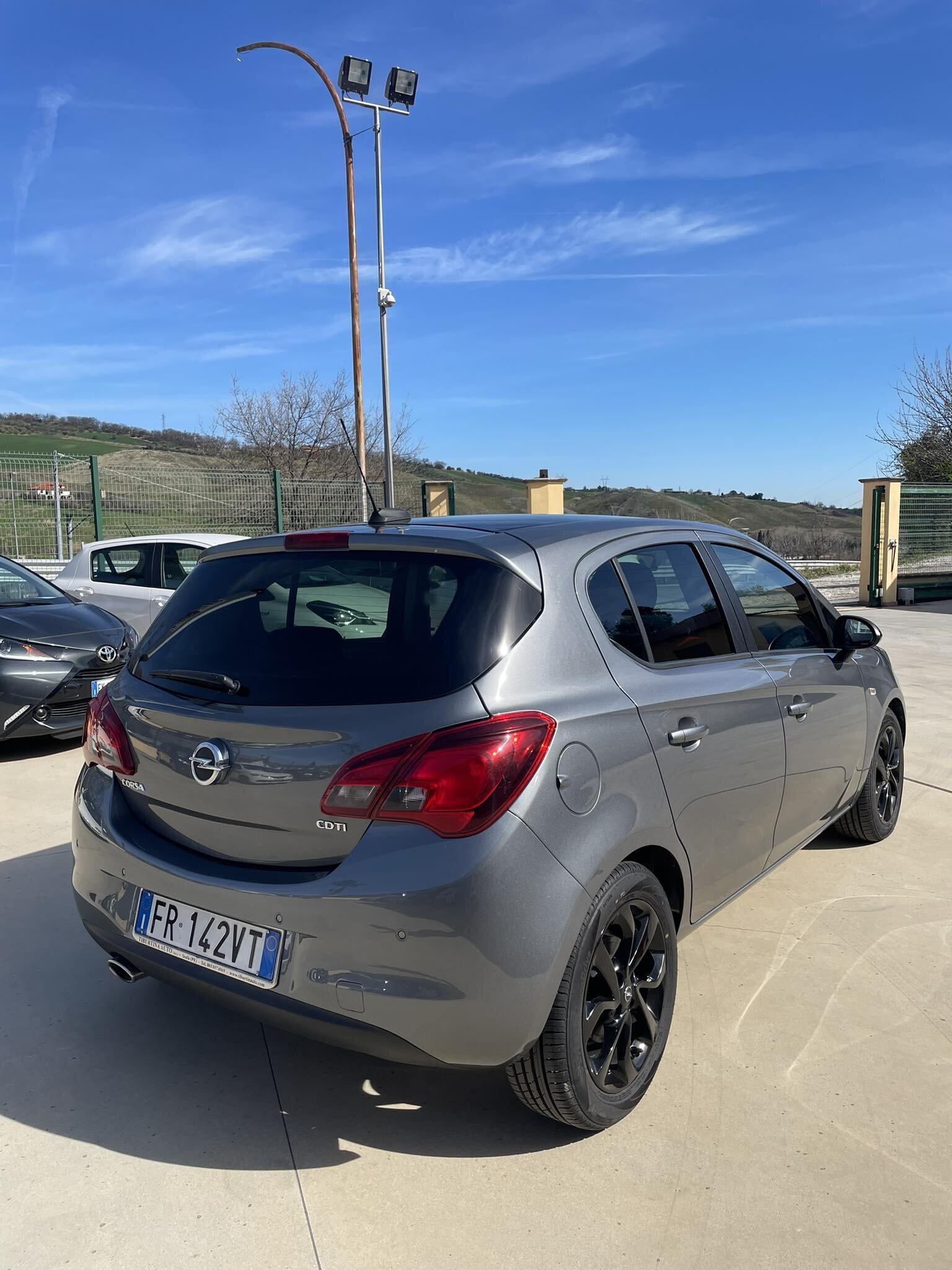 opel-corsa-1.3cdti-b-color-75cv---euro-6---grigio-scuro---2018-(4).jpeg