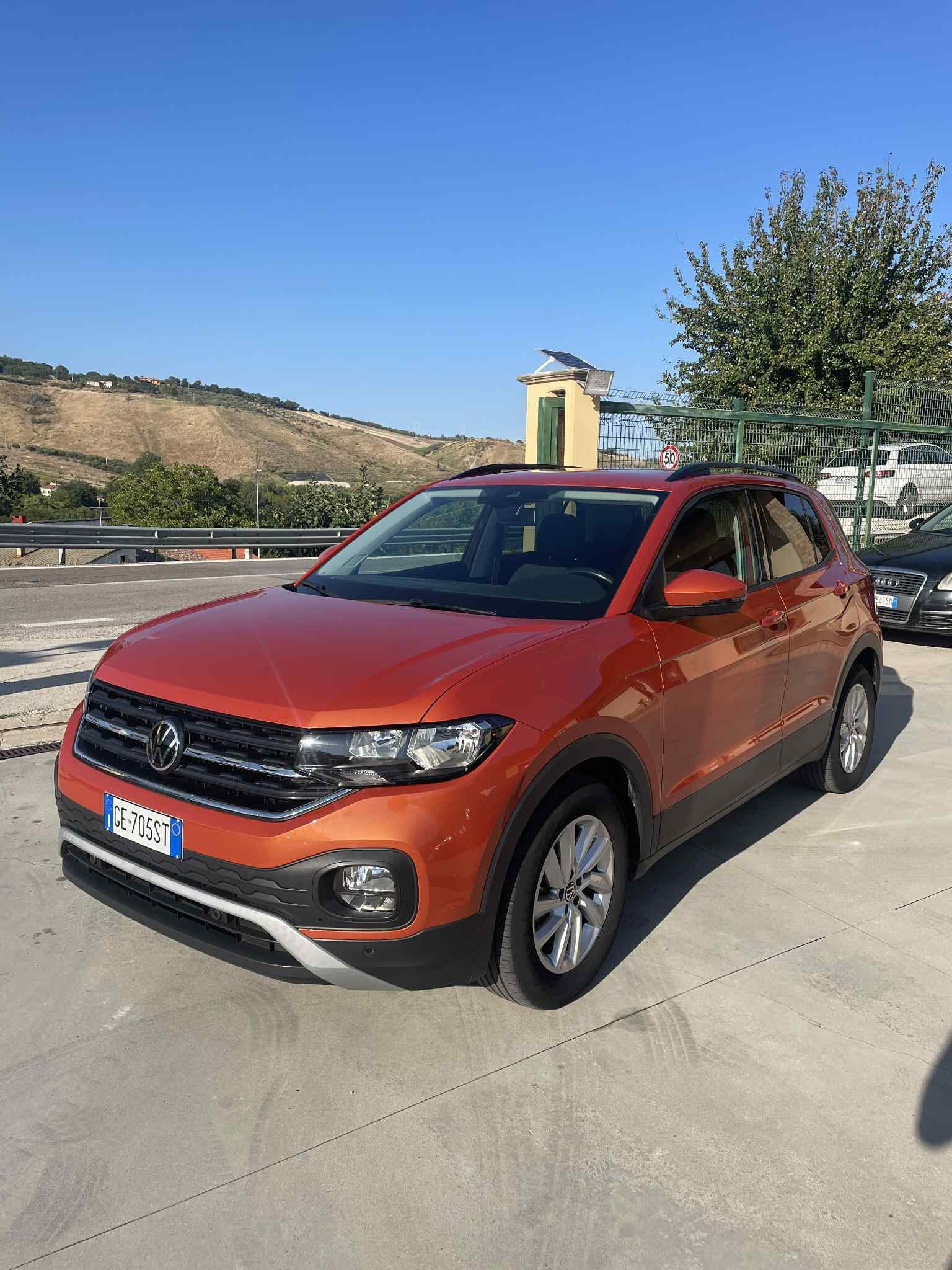 volkswagen-t-cross-1.0tsi-style-sport-110cv-euro6---2021---arancione-(5).jpeg